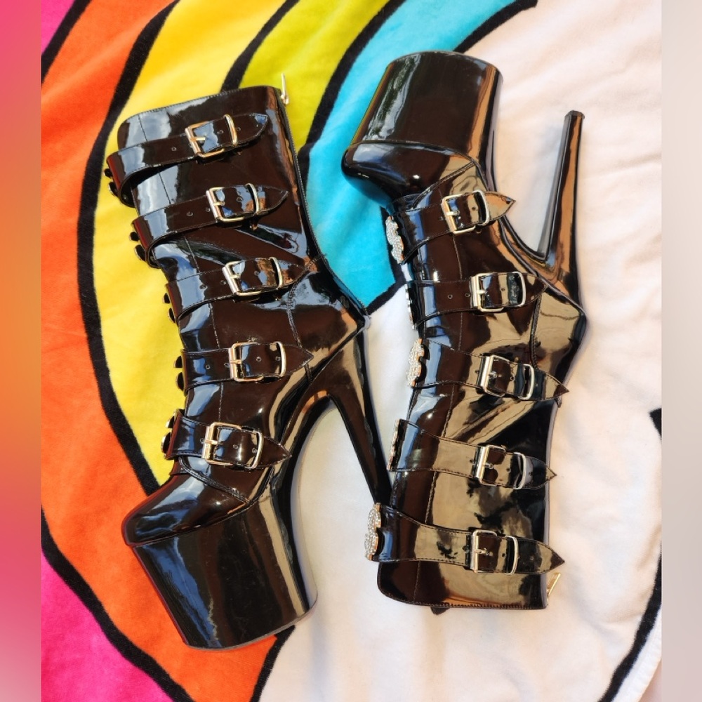 YRU x Xtra platform money boots